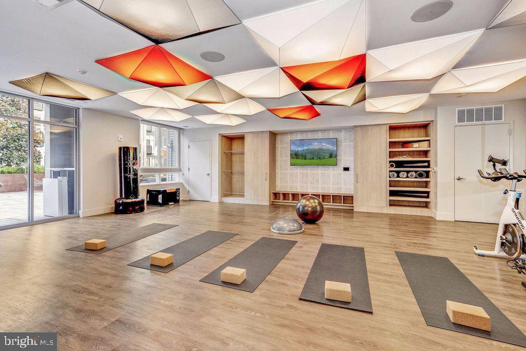 NATIONAL HARBOR - Residential Lease