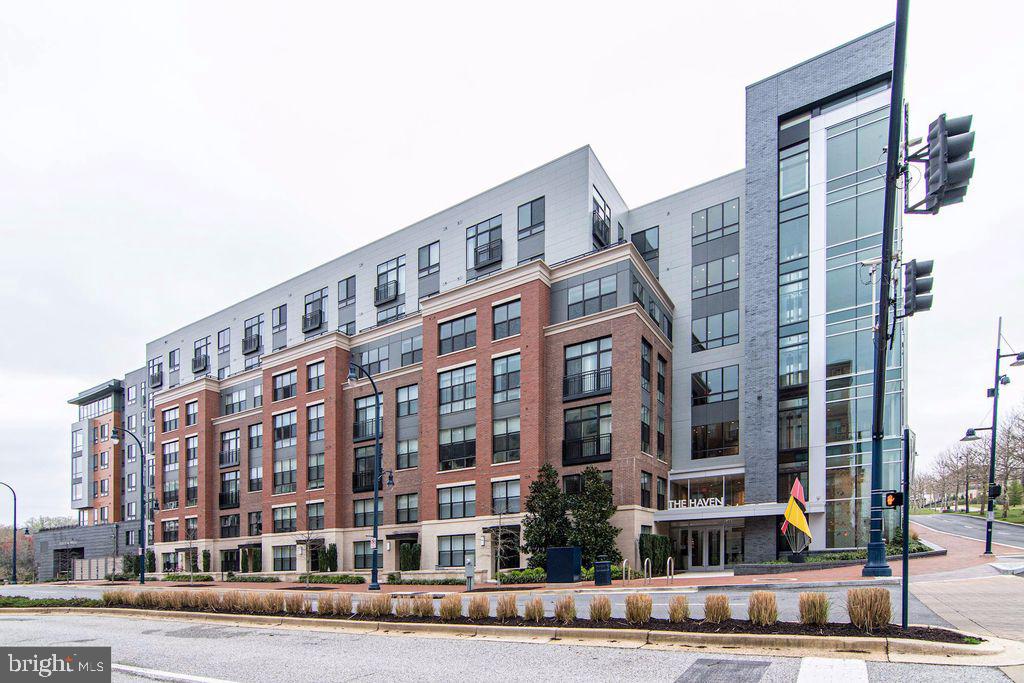 NATIONAL HARBOR - Residential Lease