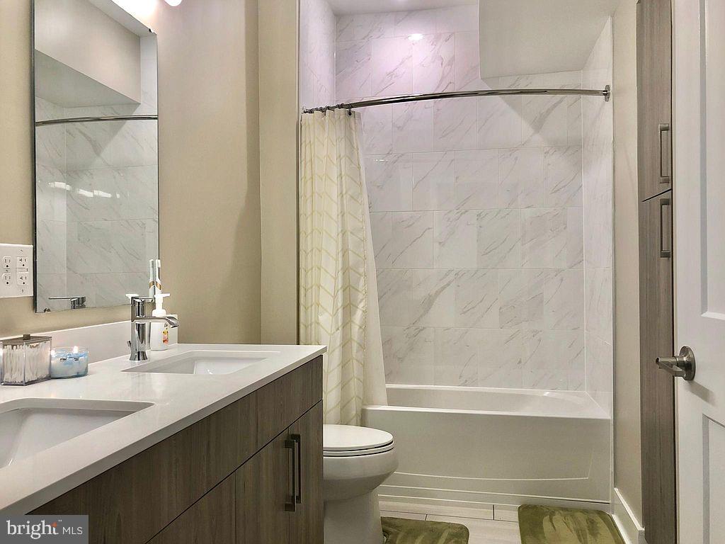 NATIONAL HARBOR - Residential Lease