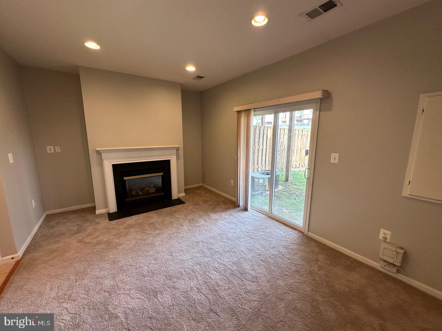 POTOMAC STATION - Residential Lease