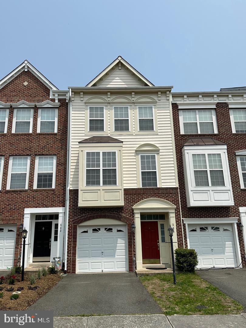 POTOMAC STATION - Residential Lease