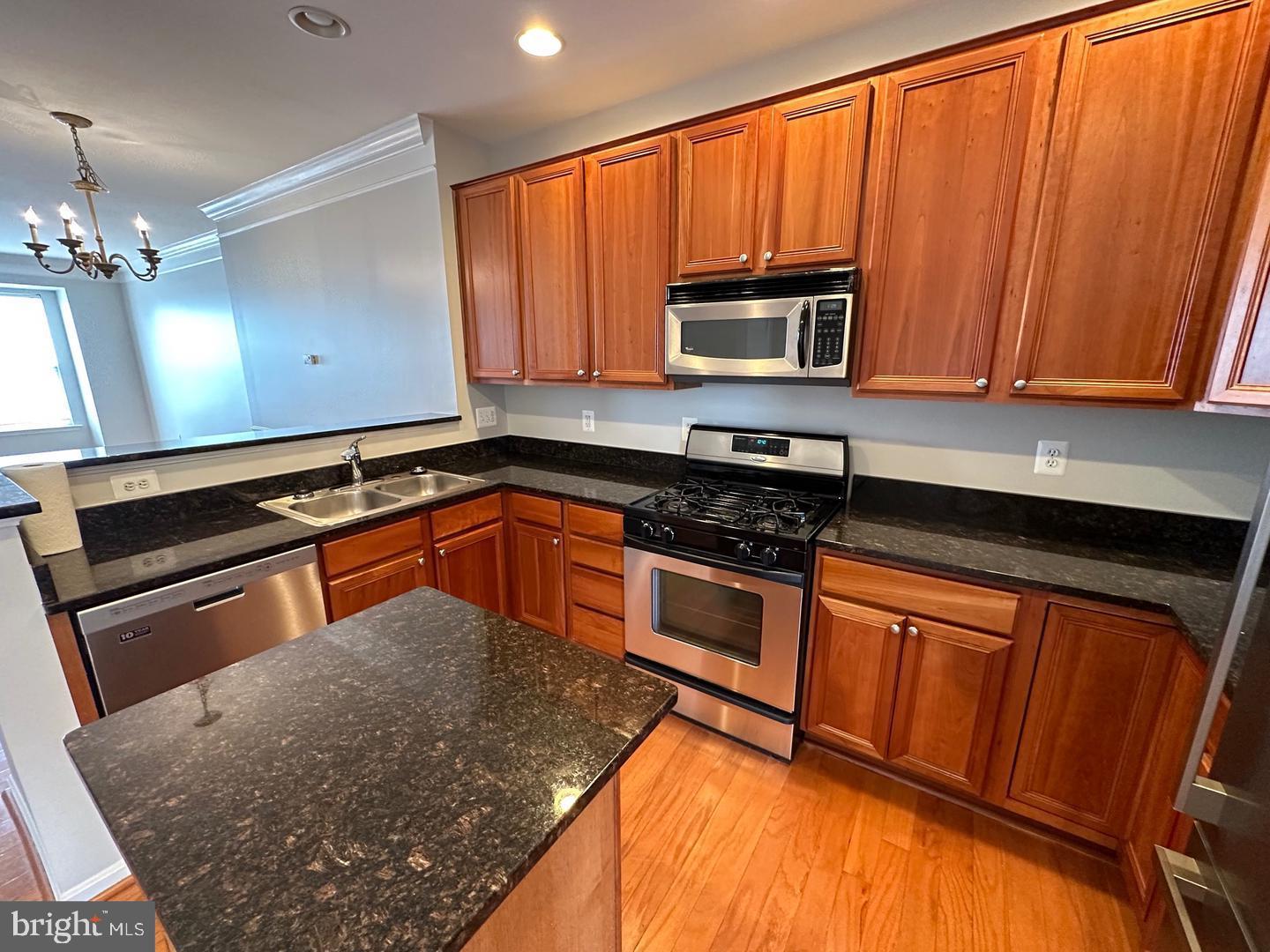 POTOMAC STATION - Residential Lease