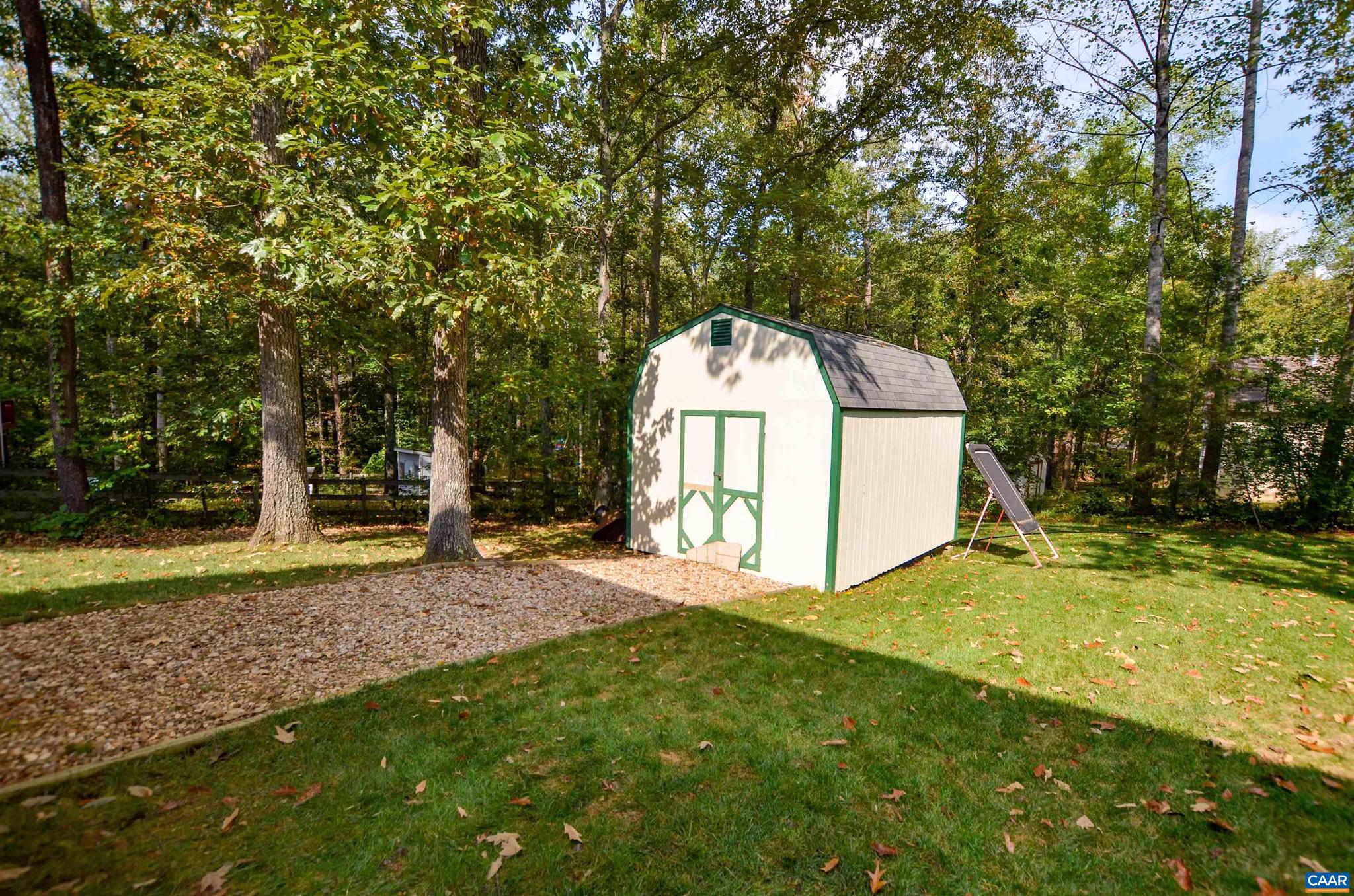 LAKE MONTICELLO - Residential