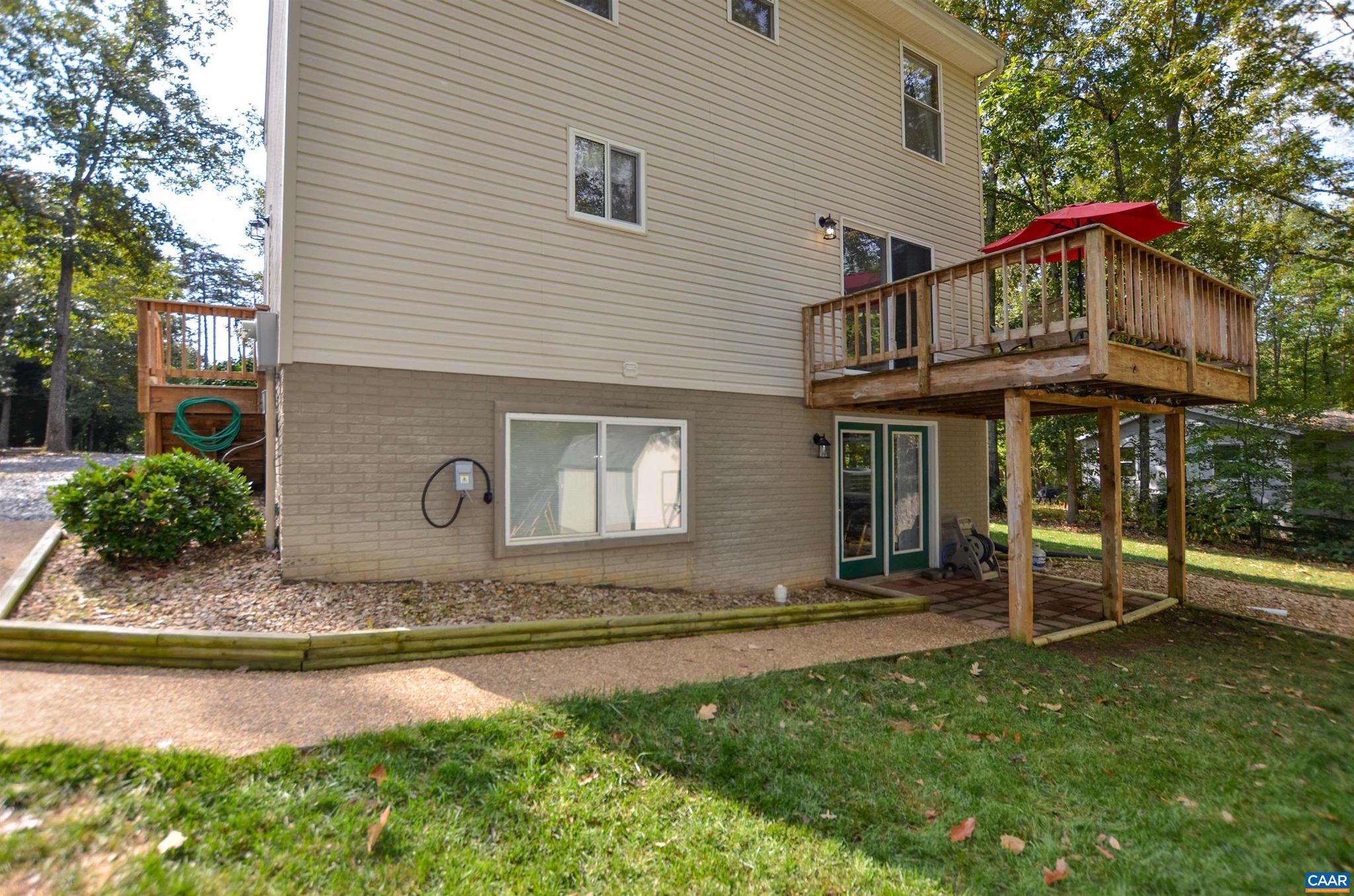 LAKE MONTICELLO - Residential