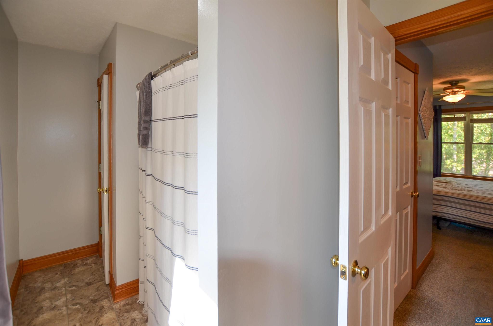 LAKE MONTICELLO - Residential