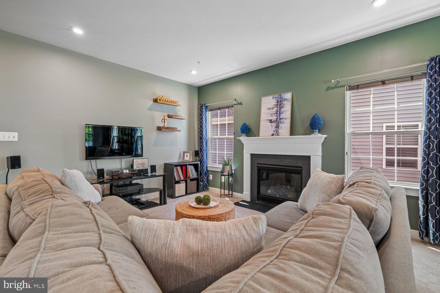 TWO RIVERS - Residential