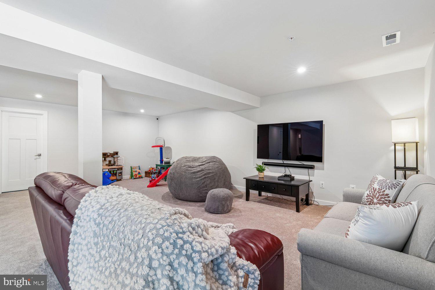 TWO RIVERS - Residential
