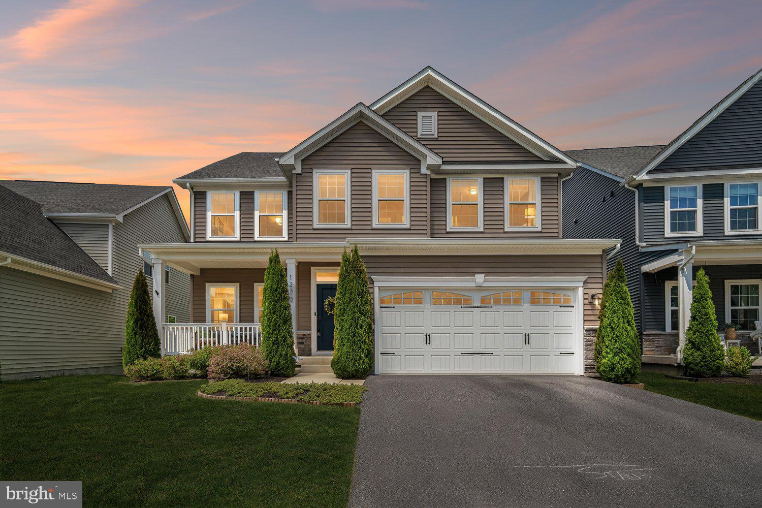 TWO RIVERS - Residential