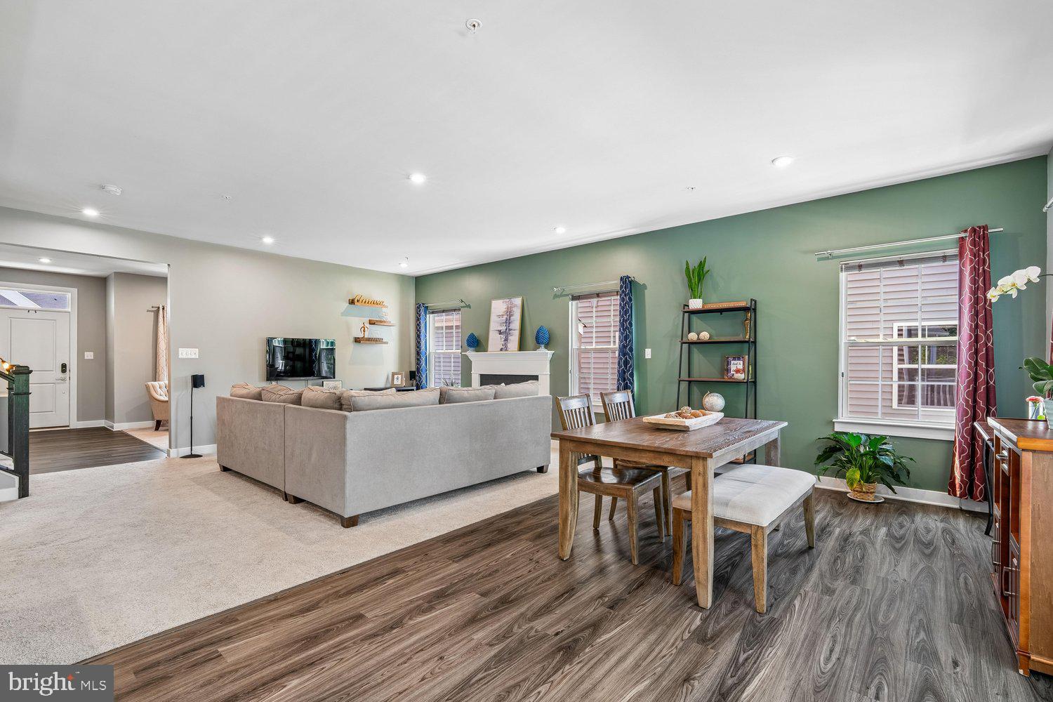 TWO RIVERS - Residential
