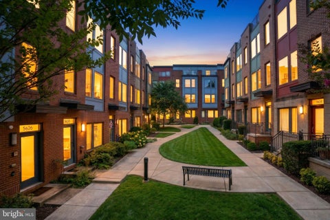Townhouse For Sale - 5632 46th Place<br/> HYATTSVILLE, MD 20781