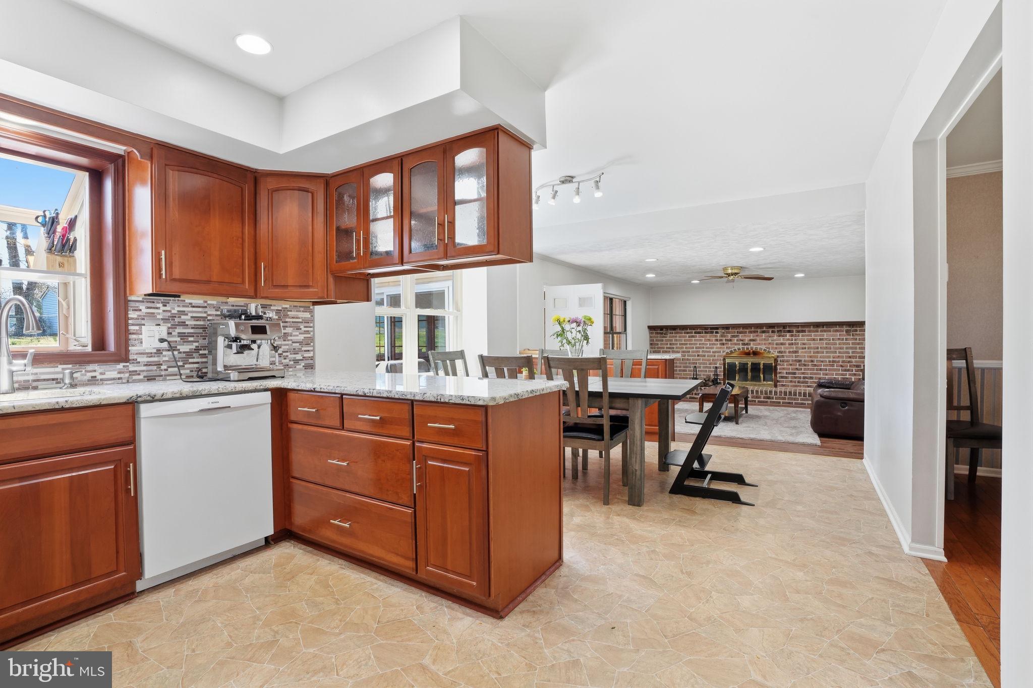 WOODLYN CROSSING - Residential