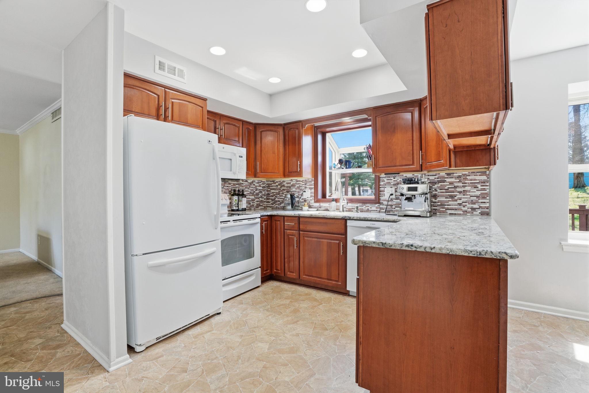 WOODLYN CROSSING - Residential