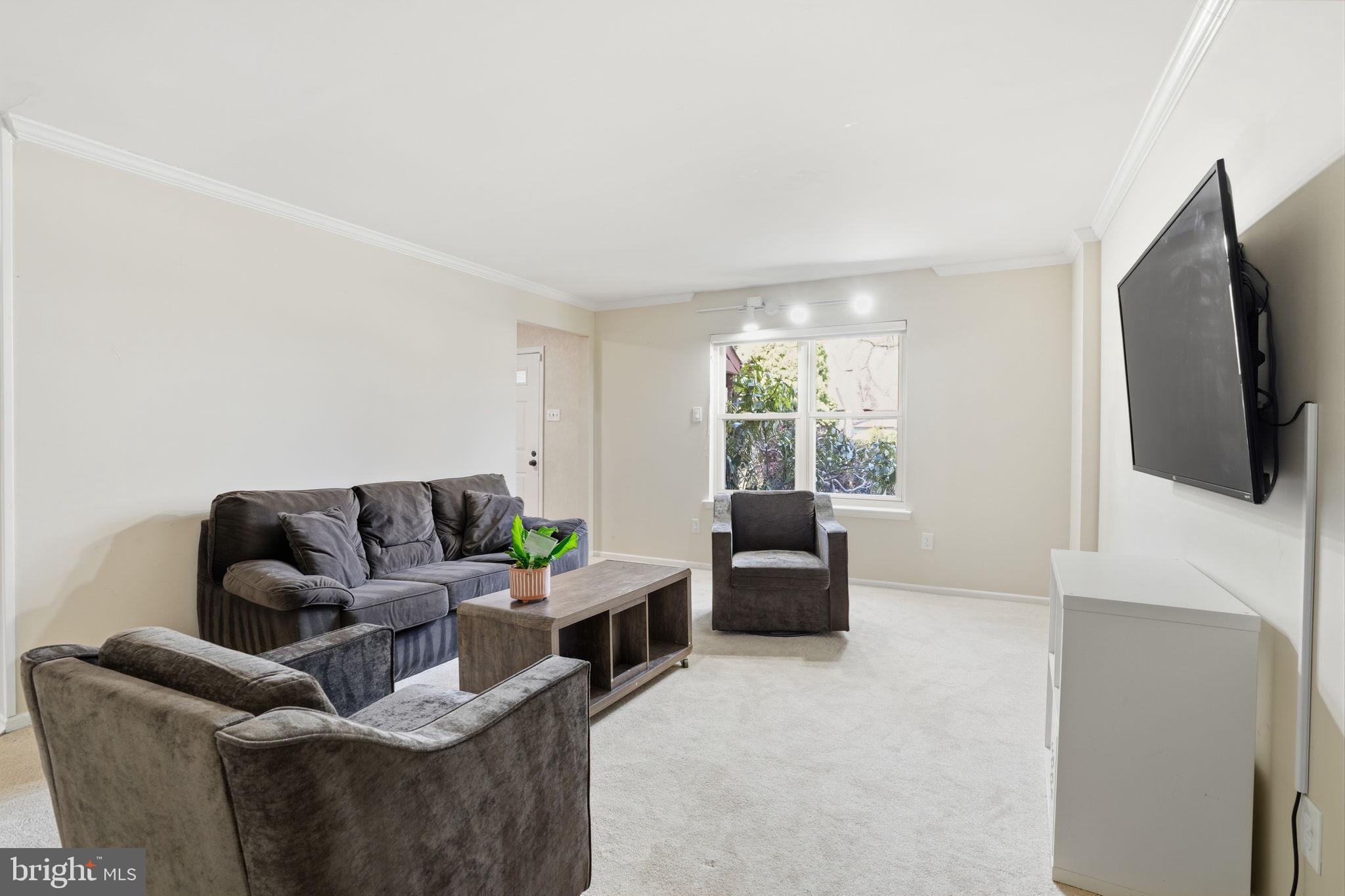 WOODLYN CROSSING - Residential