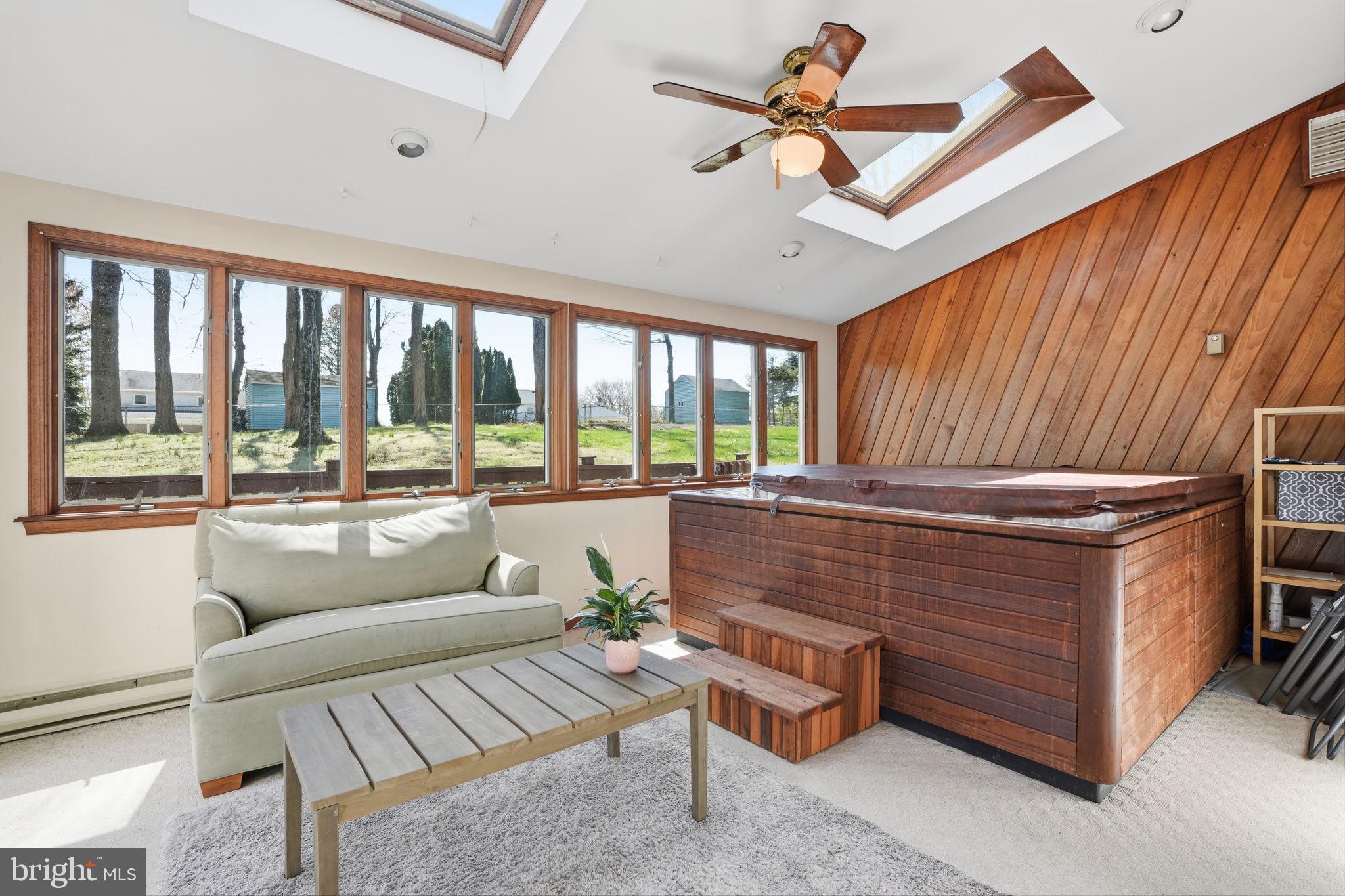 WOODLYN CROSSING - Residential