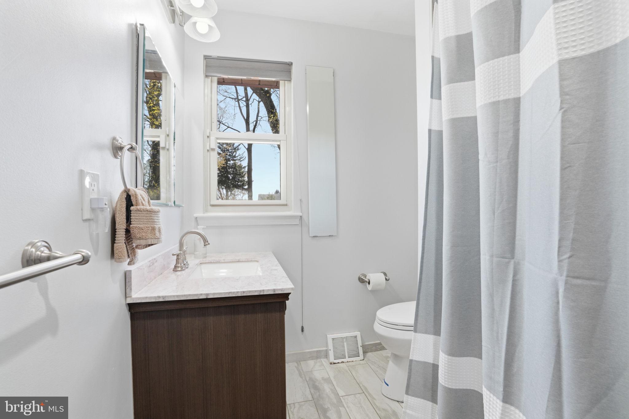 WOODLYN CROSSING - Residential