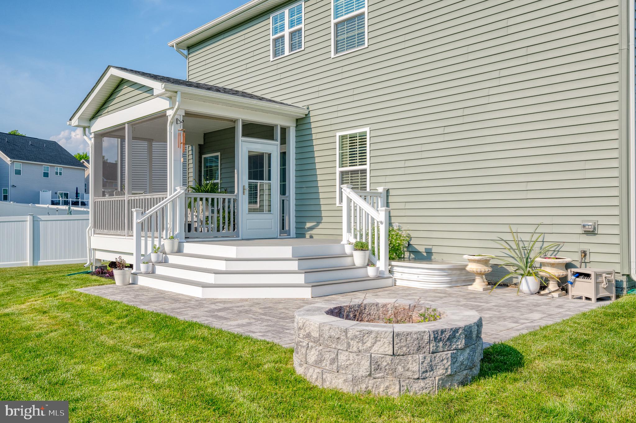 TWO RIVERS - Residential