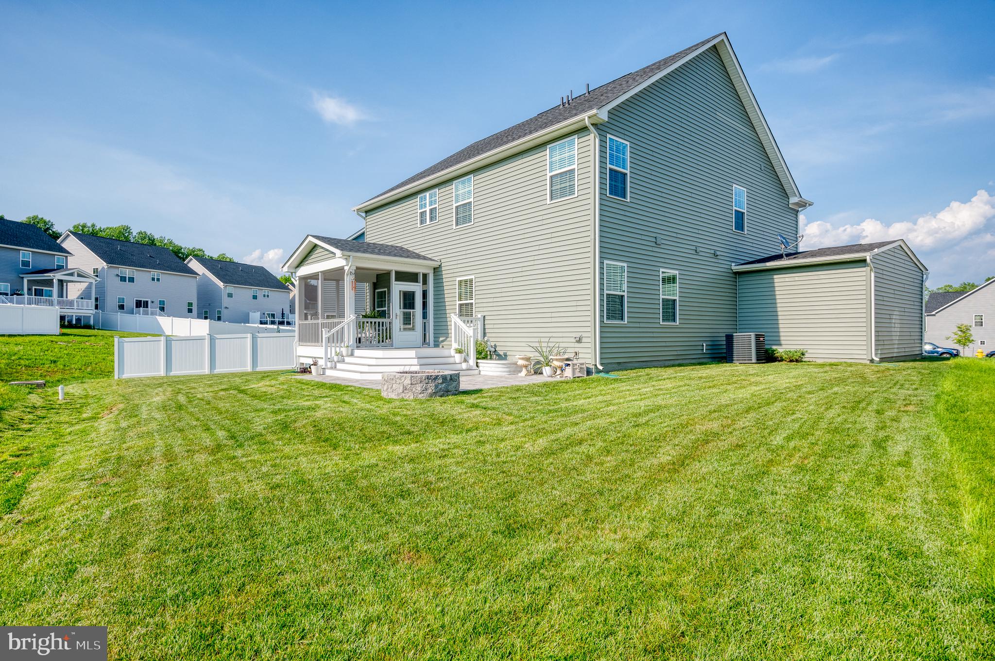 TWO RIVERS - Residential