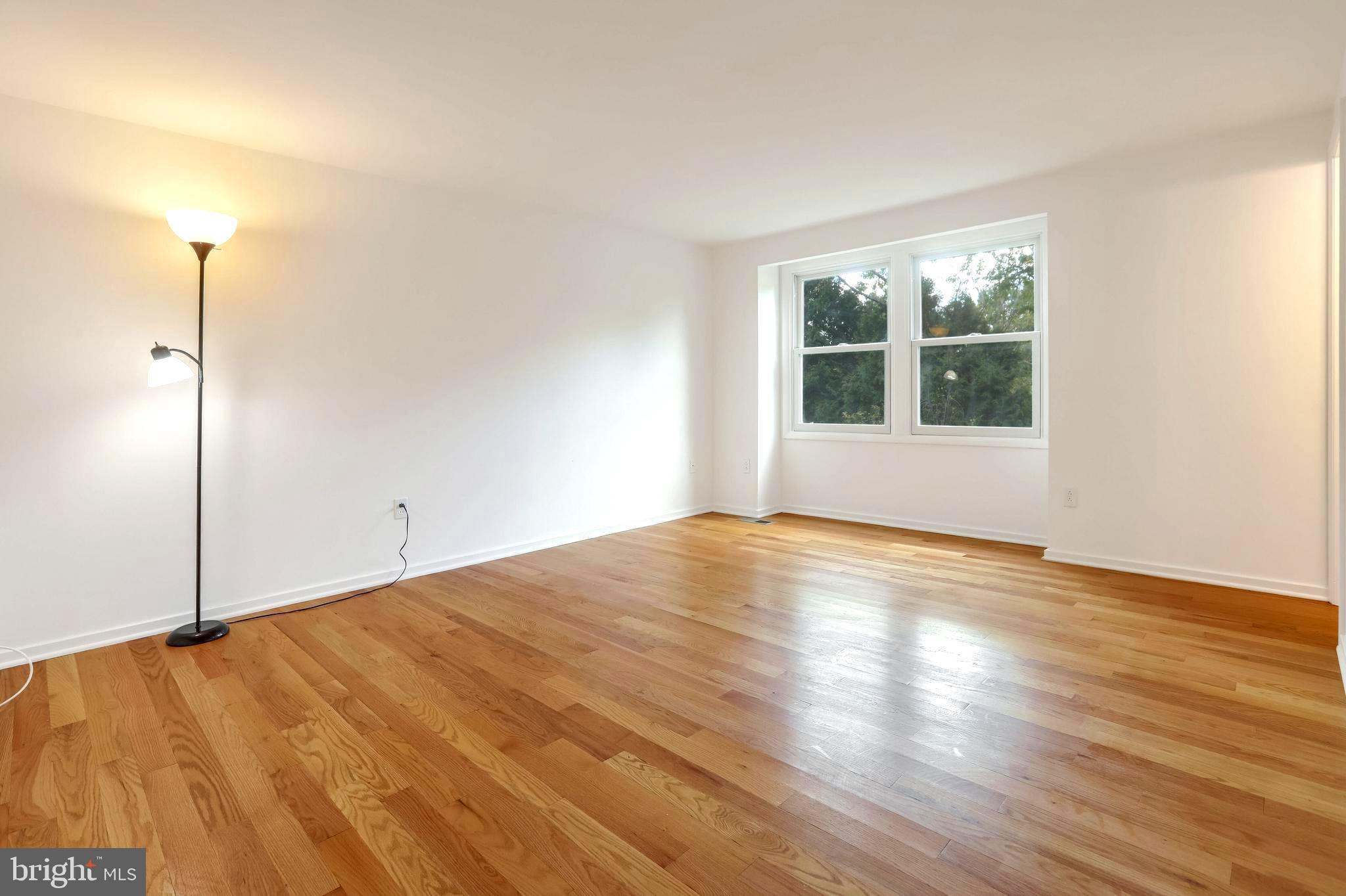 LONG REACH - Residential