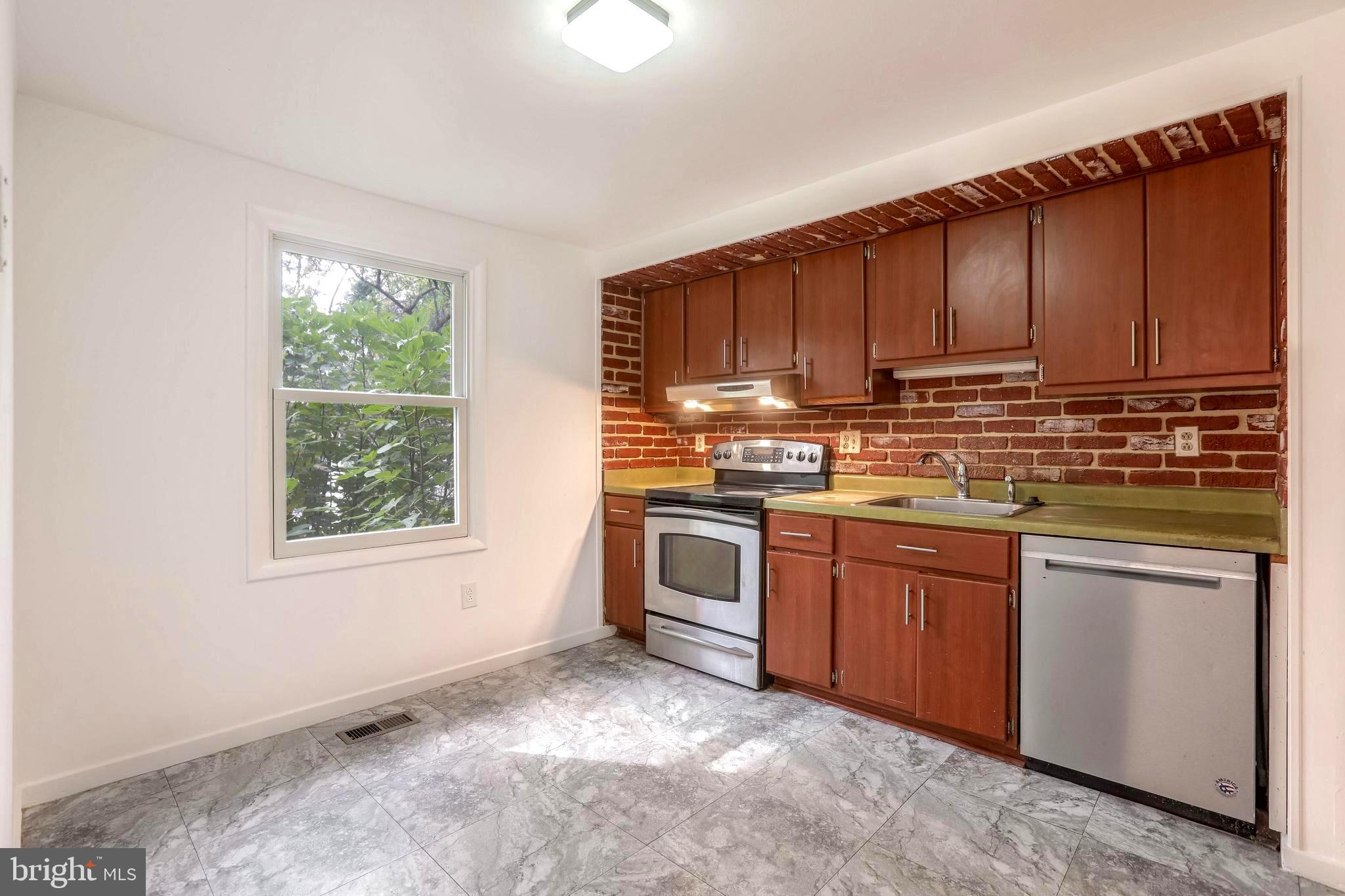 LONG REACH - Residential