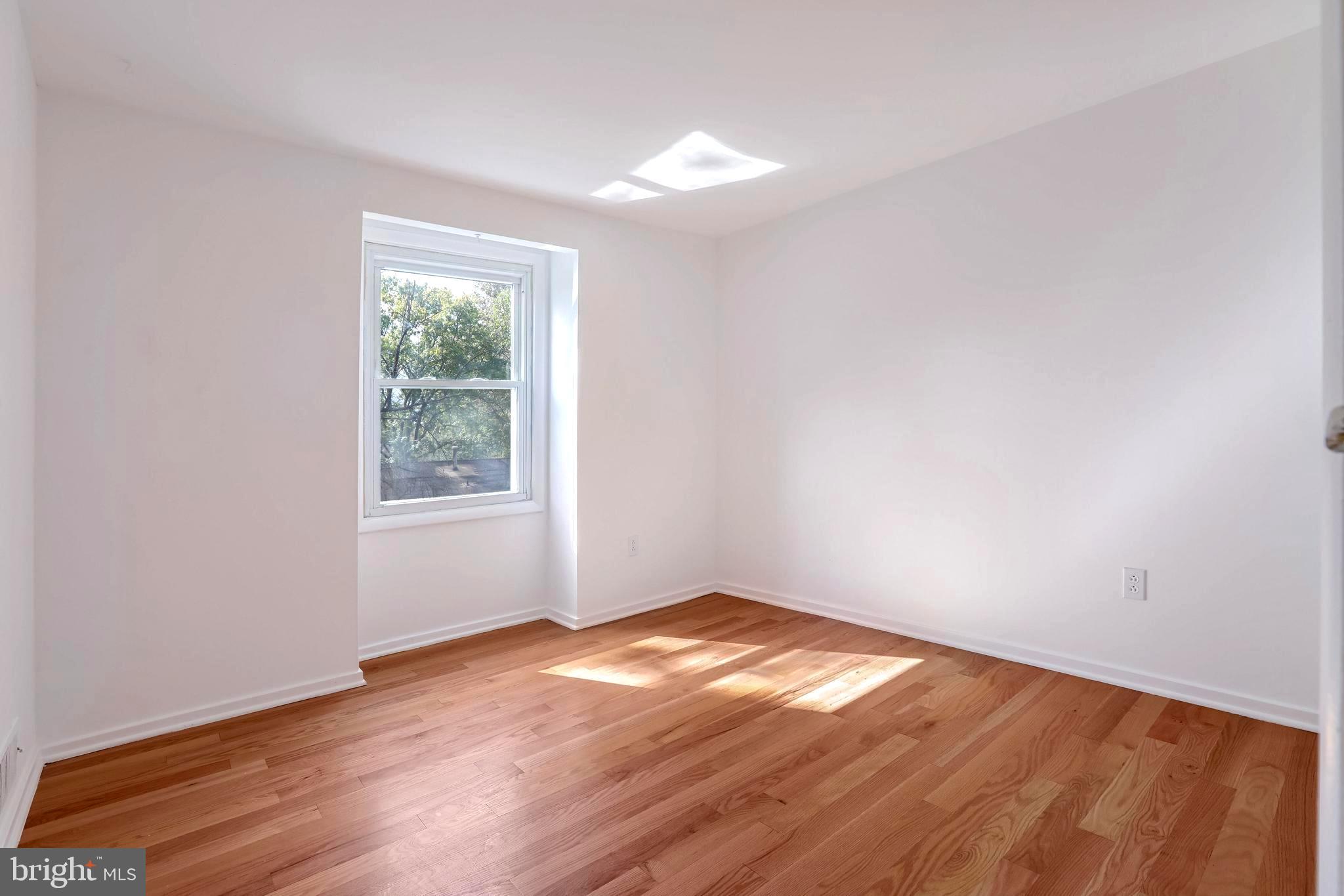 LONG REACH - Residential