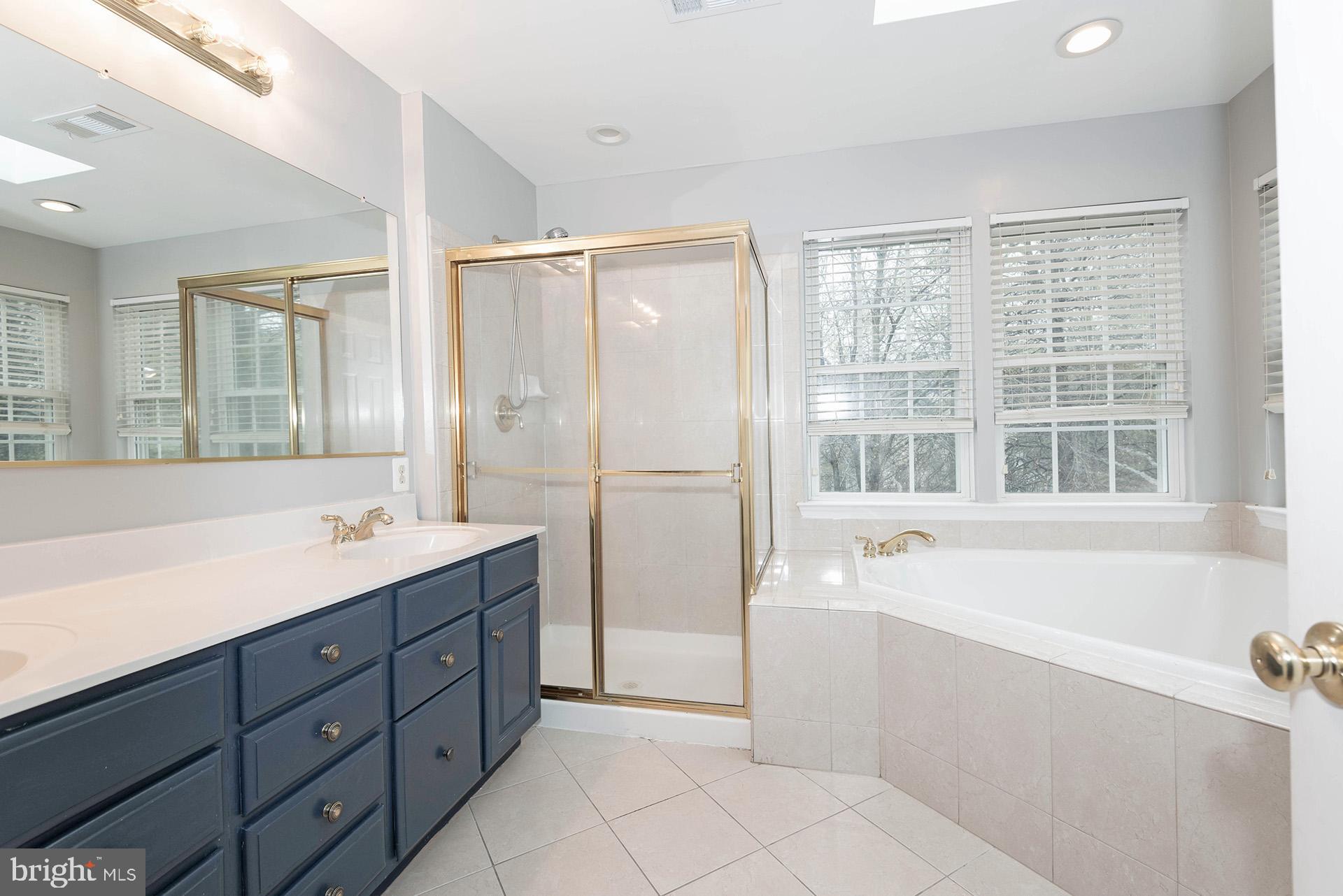 CROFTON MANOR - Residential