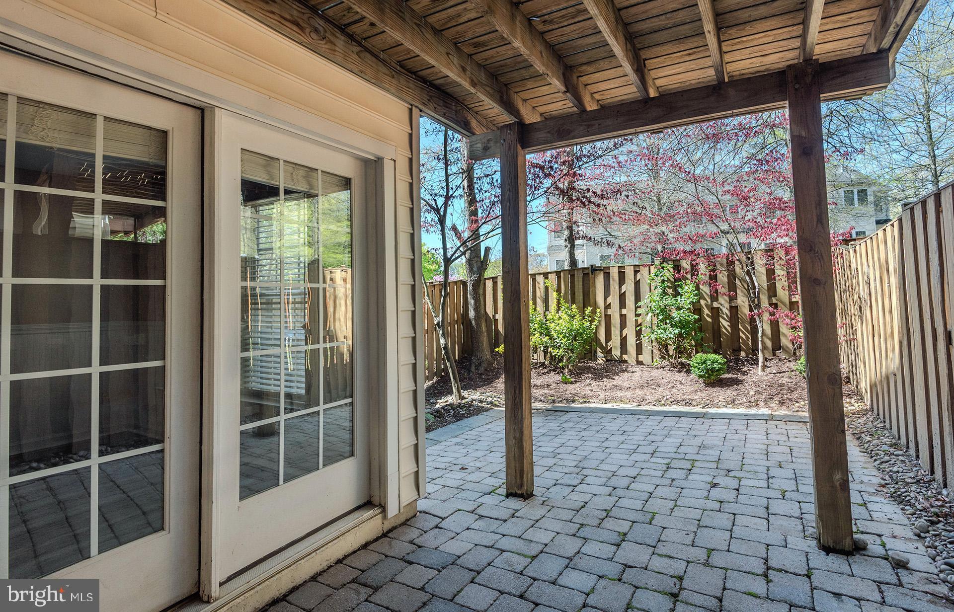 CROFTON MANOR - Residential