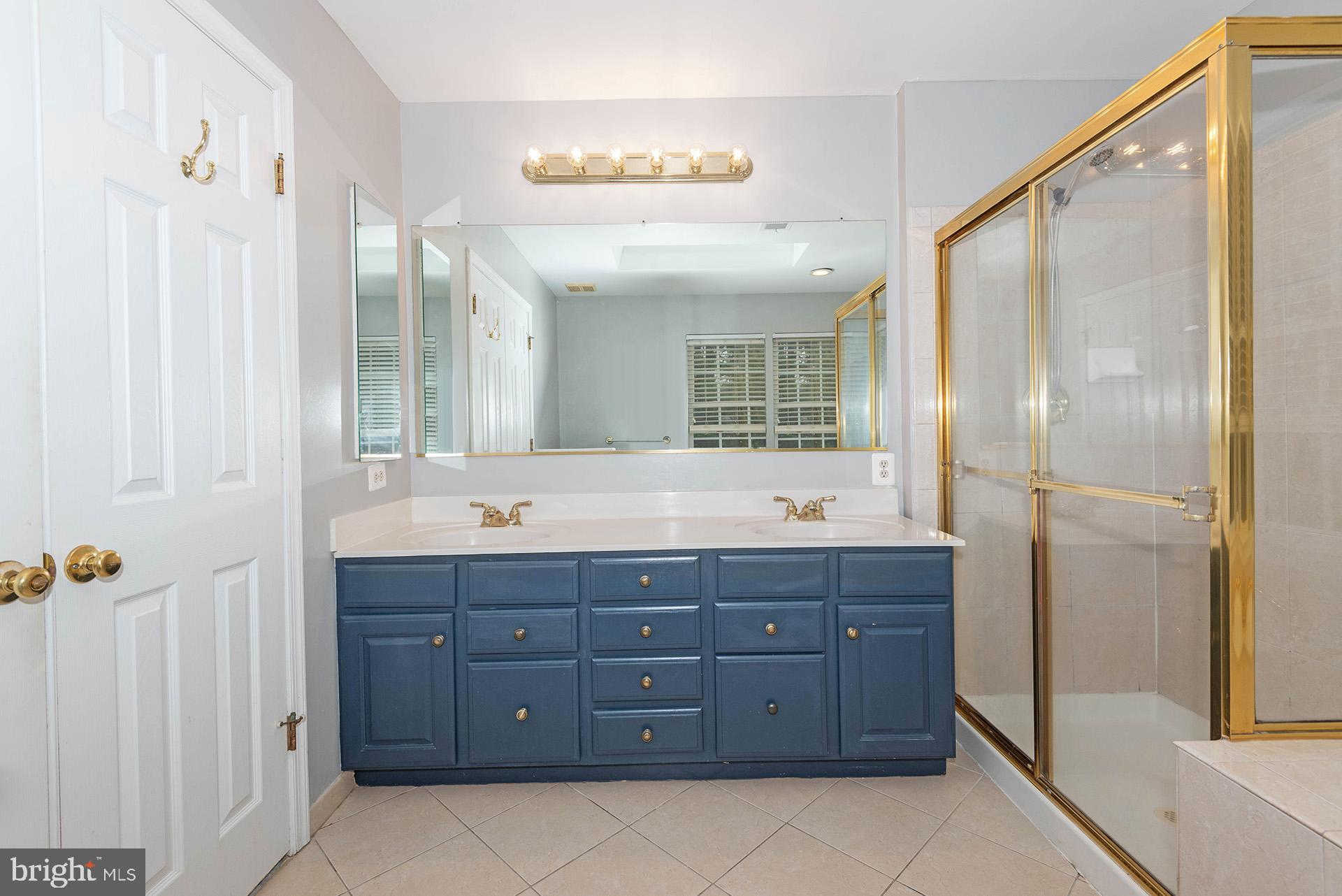 CROFTON MANOR - Residential