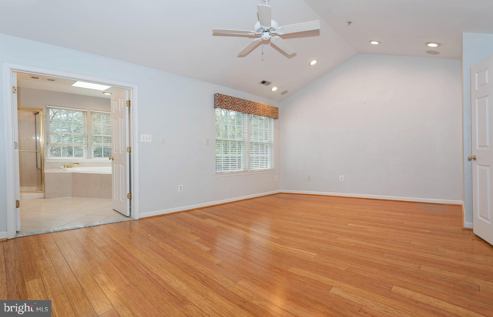 CROFTON MANOR - Residential