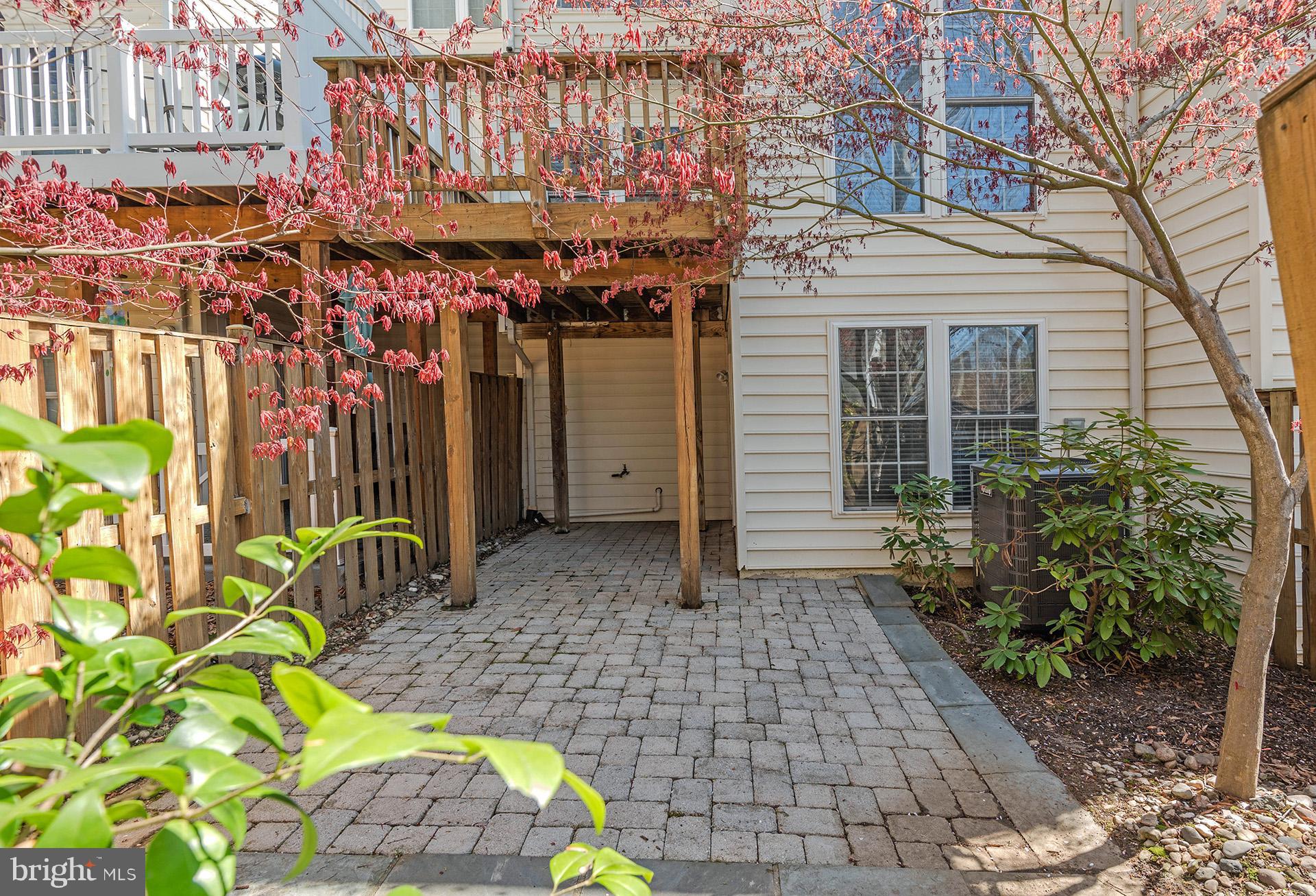 CROFTON MANOR - Residential