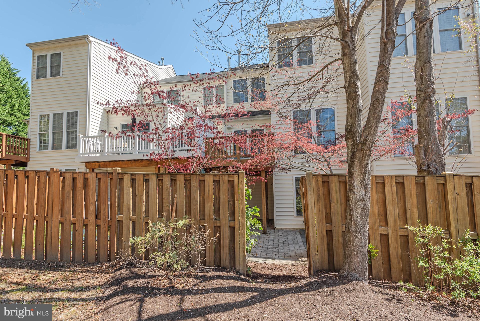 CROFTON MANOR - Residential