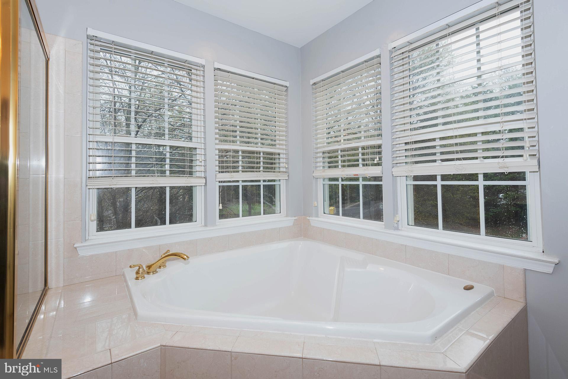 CROFTON MANOR - Residential