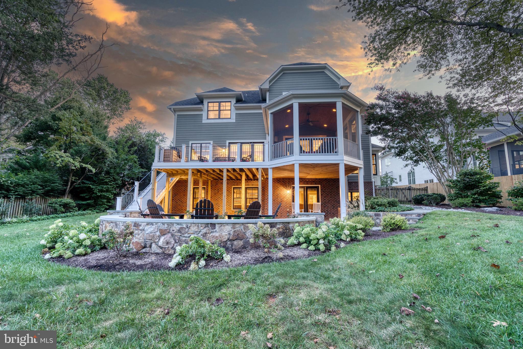 SALONA VILLAGE - Residential