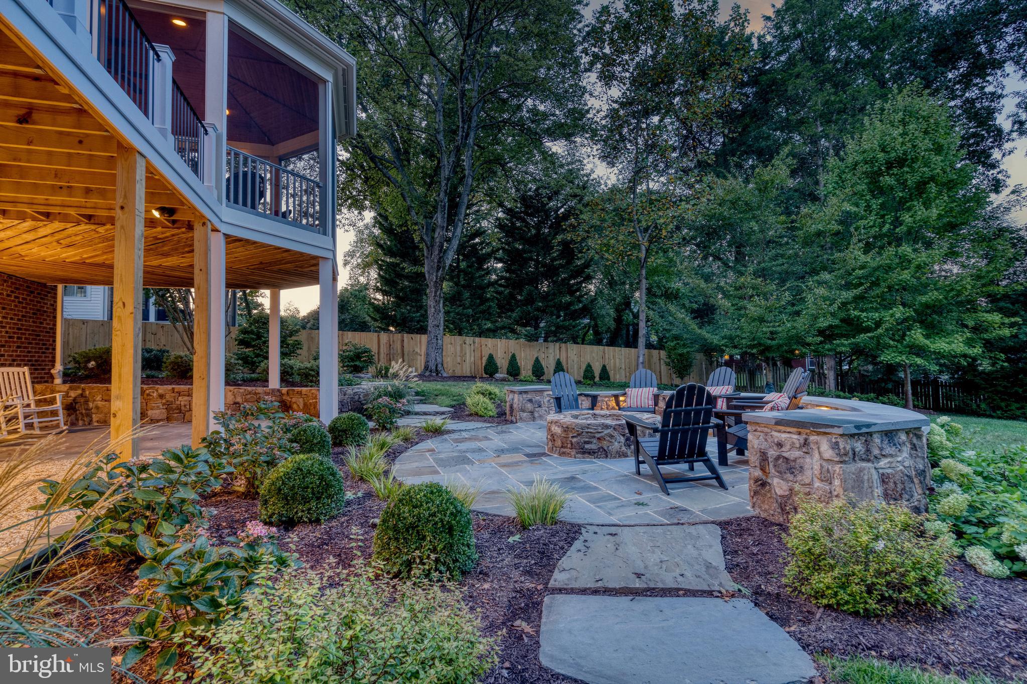 SALONA VILLAGE - Residential