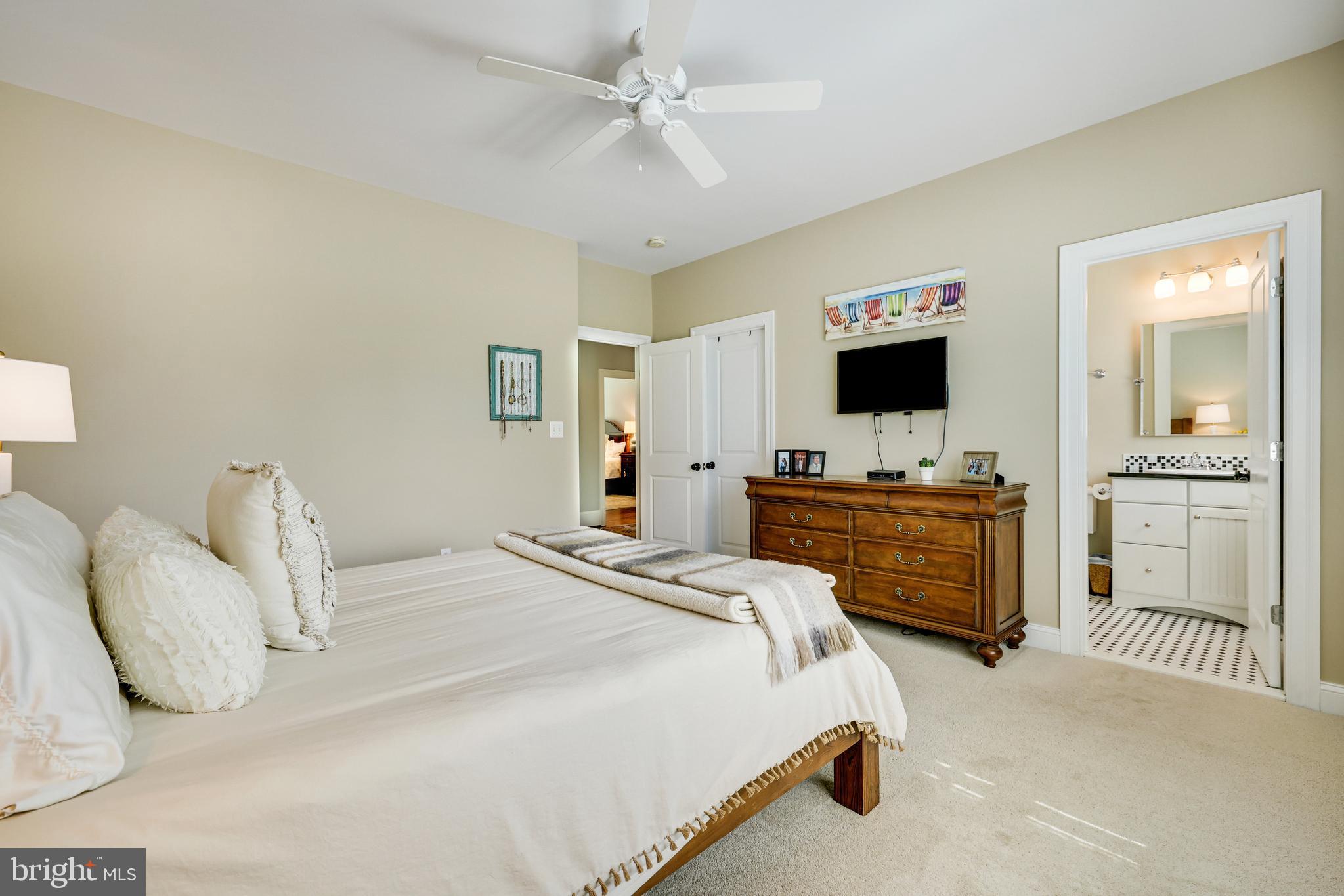 SALONA VILLAGE - Residential