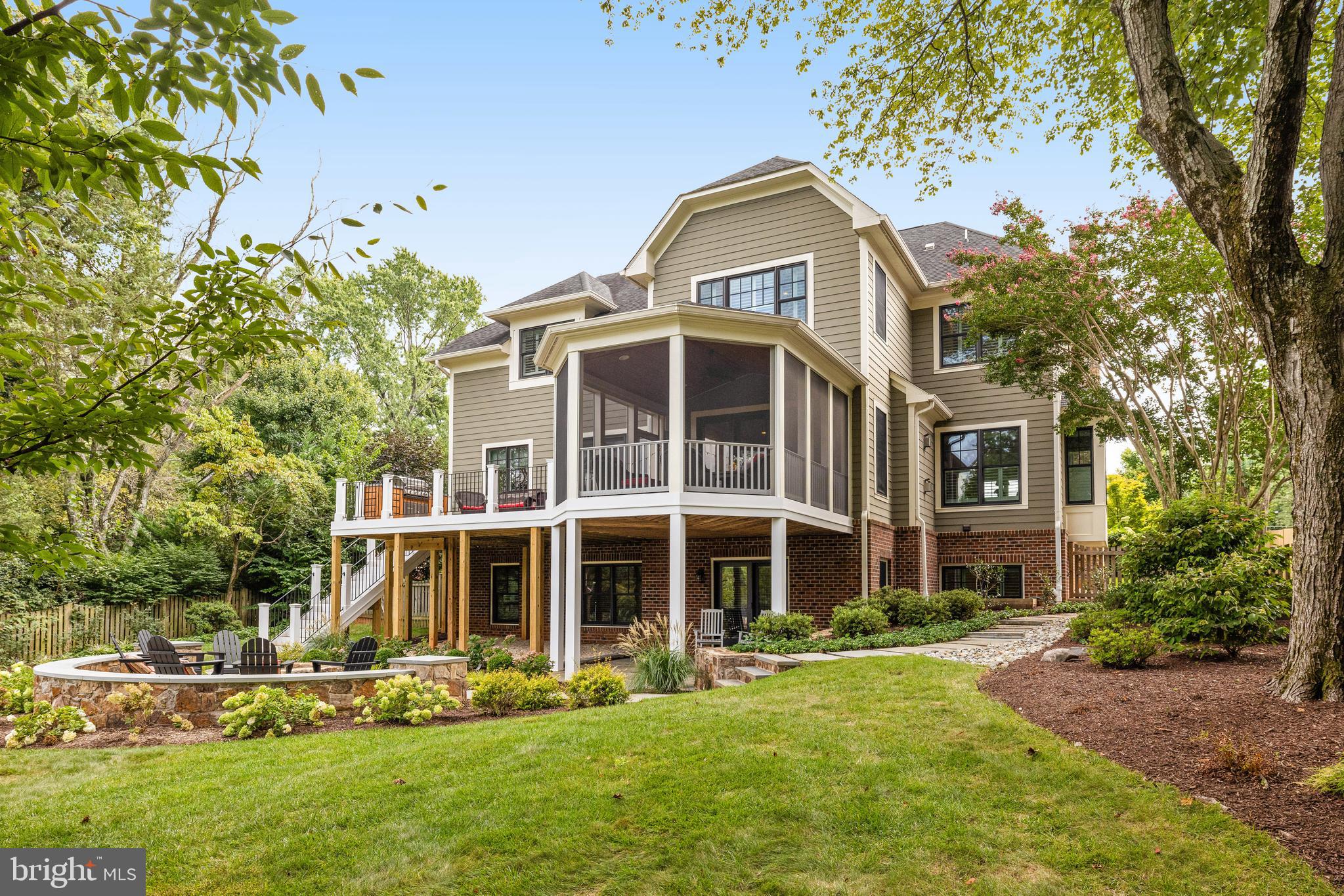 SALONA VILLAGE - Residential