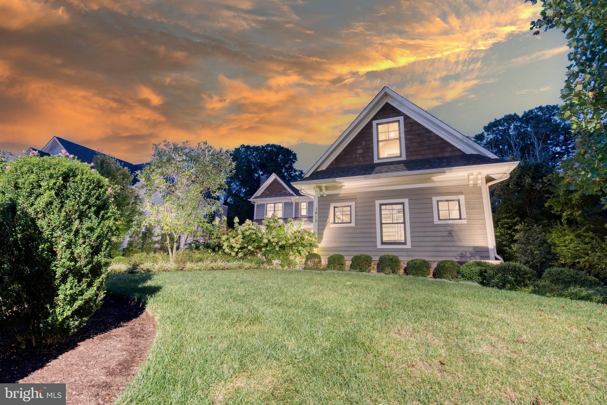 SALONA VILLAGE - Residential