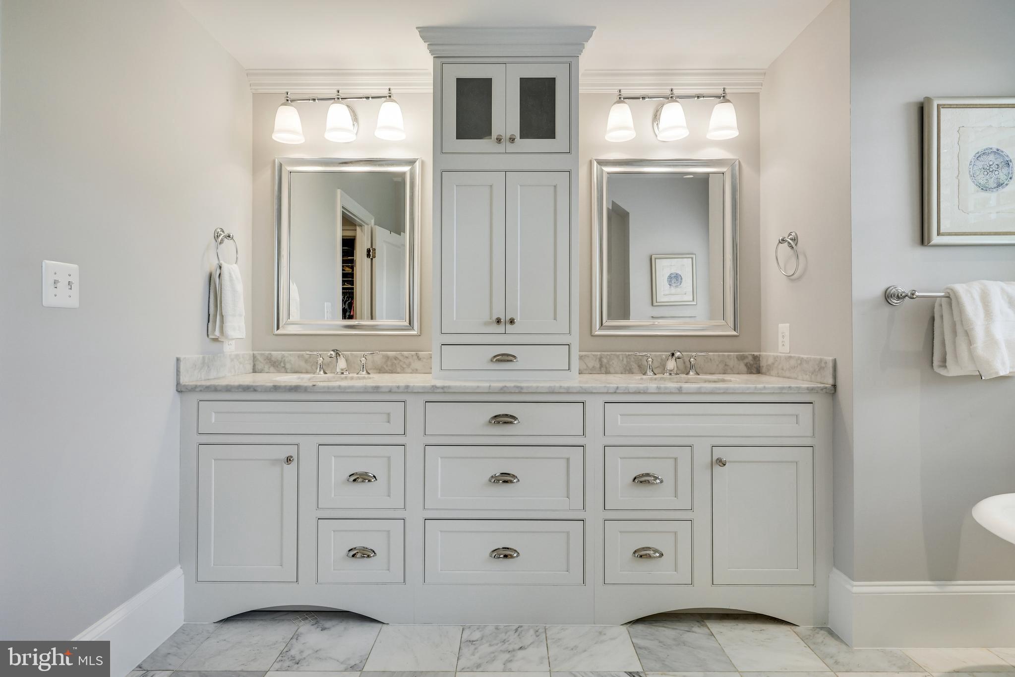 SALONA VILLAGE - Residential