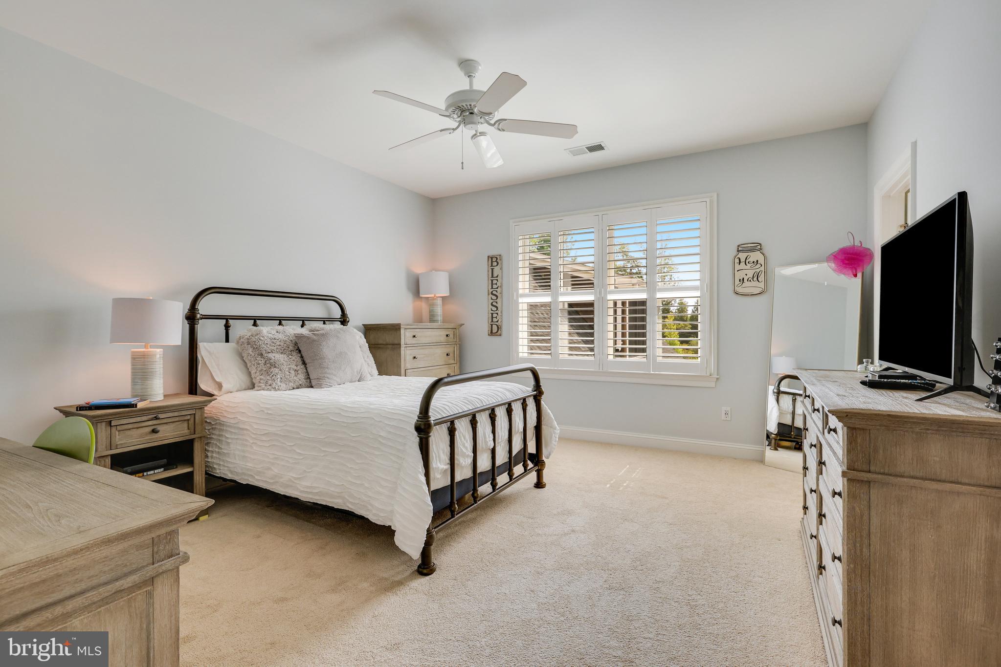 SALONA VILLAGE - Residential