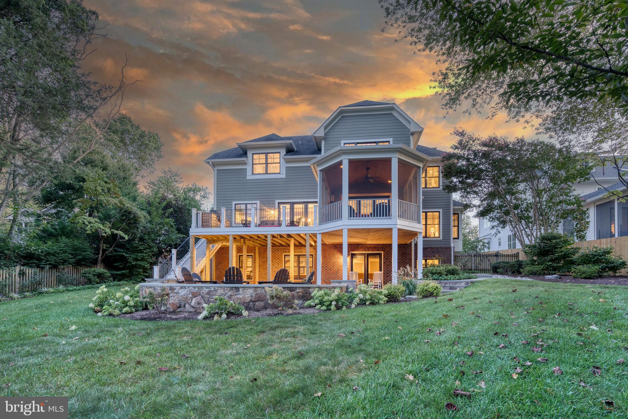 SALONA VILLAGE - Residential