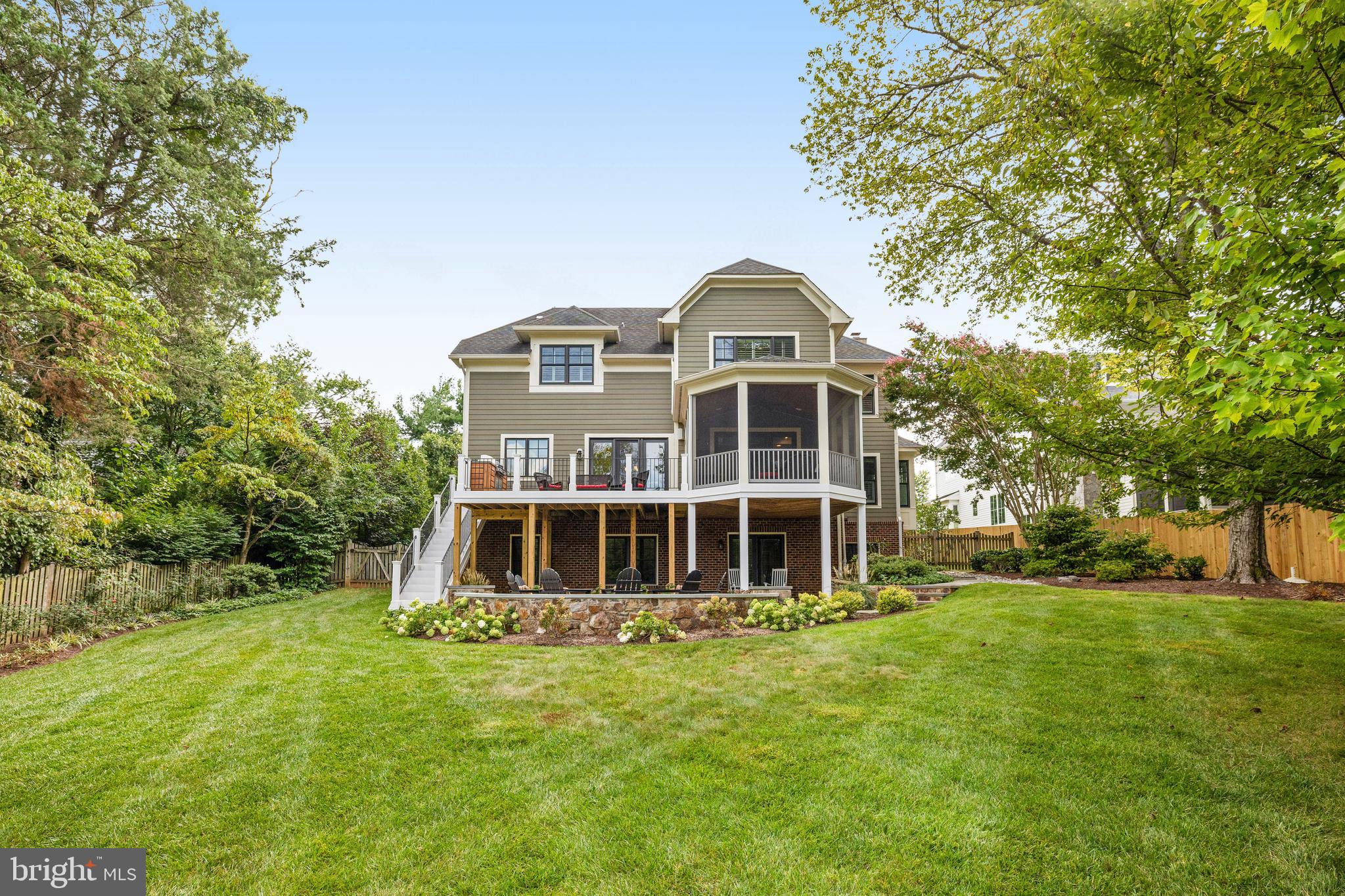 SALONA VILLAGE - Residential