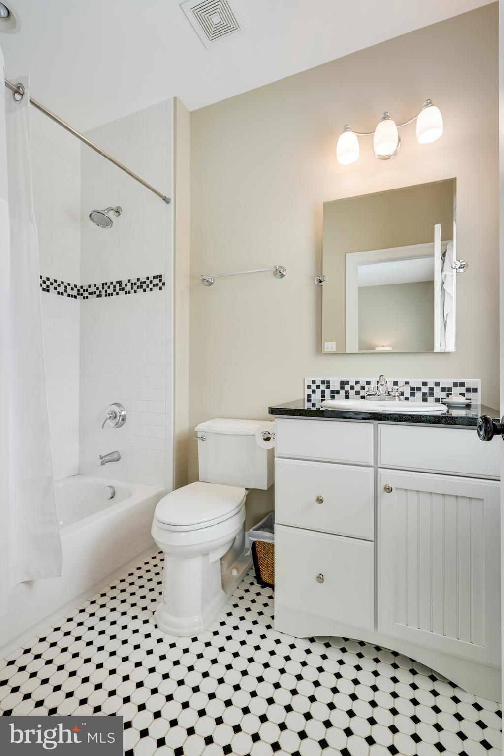 SALONA VILLAGE - Residential