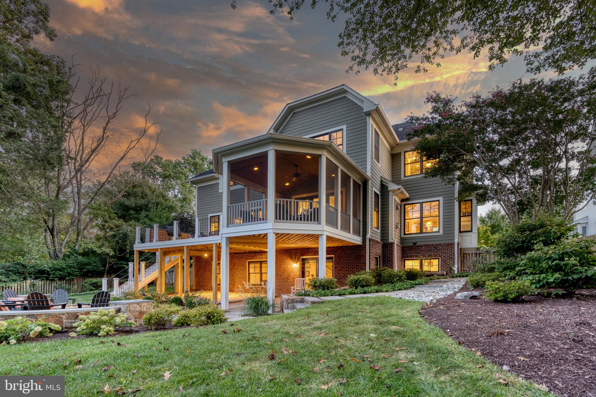 SALONA VILLAGE - Residential