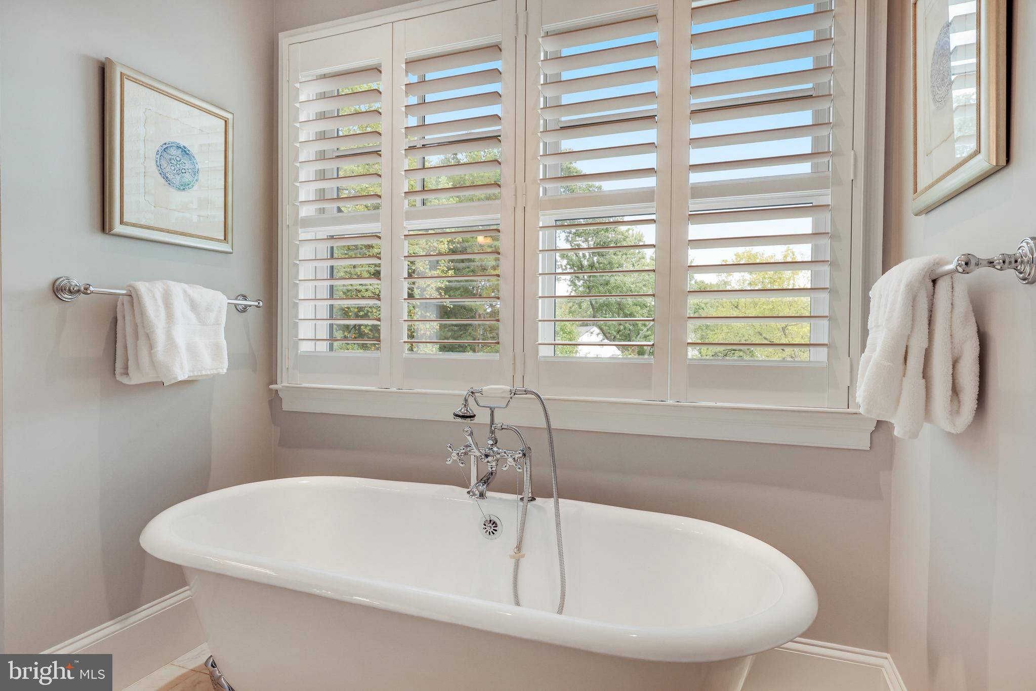 SALONA VILLAGE - Residential