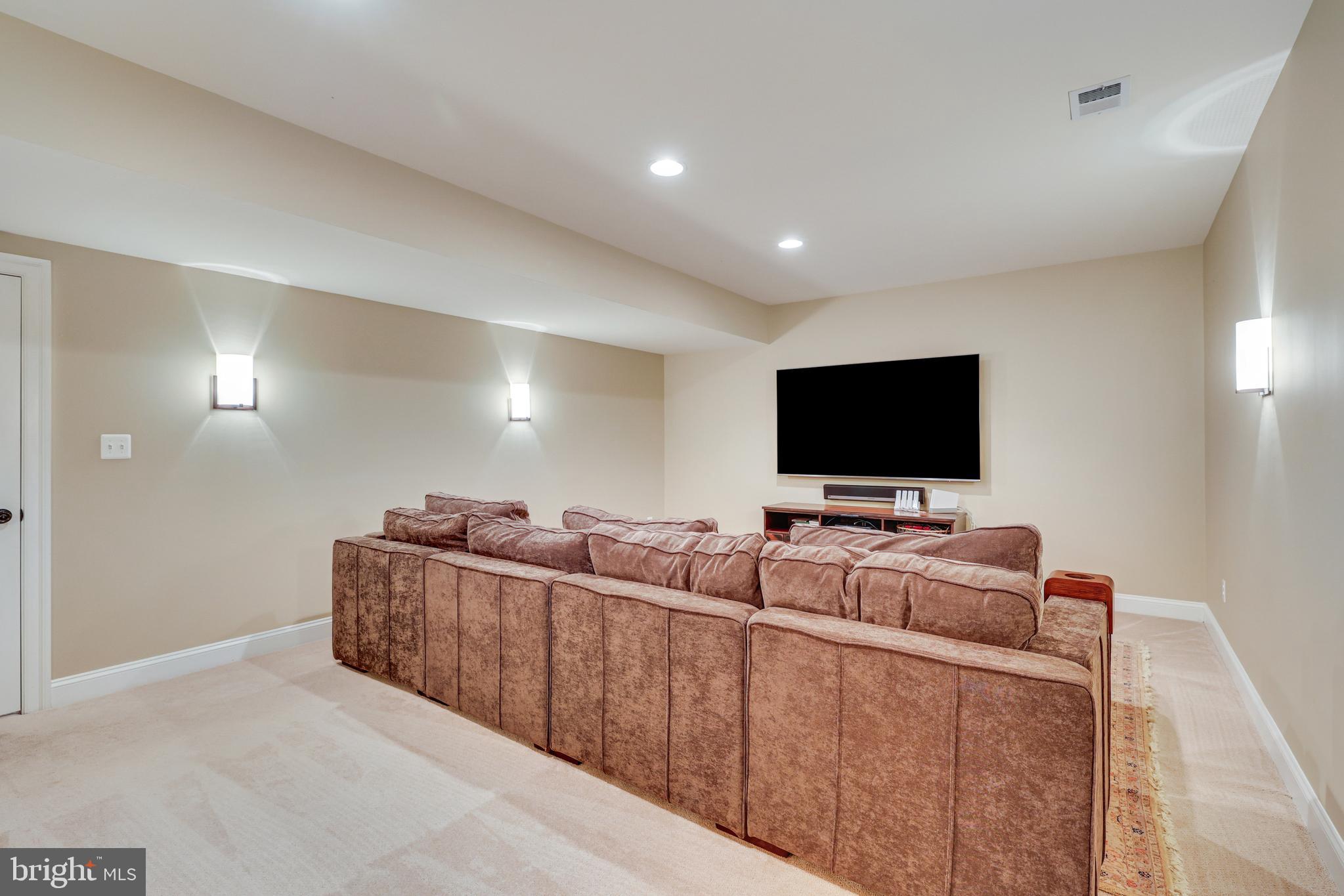 SALONA VILLAGE - Residential