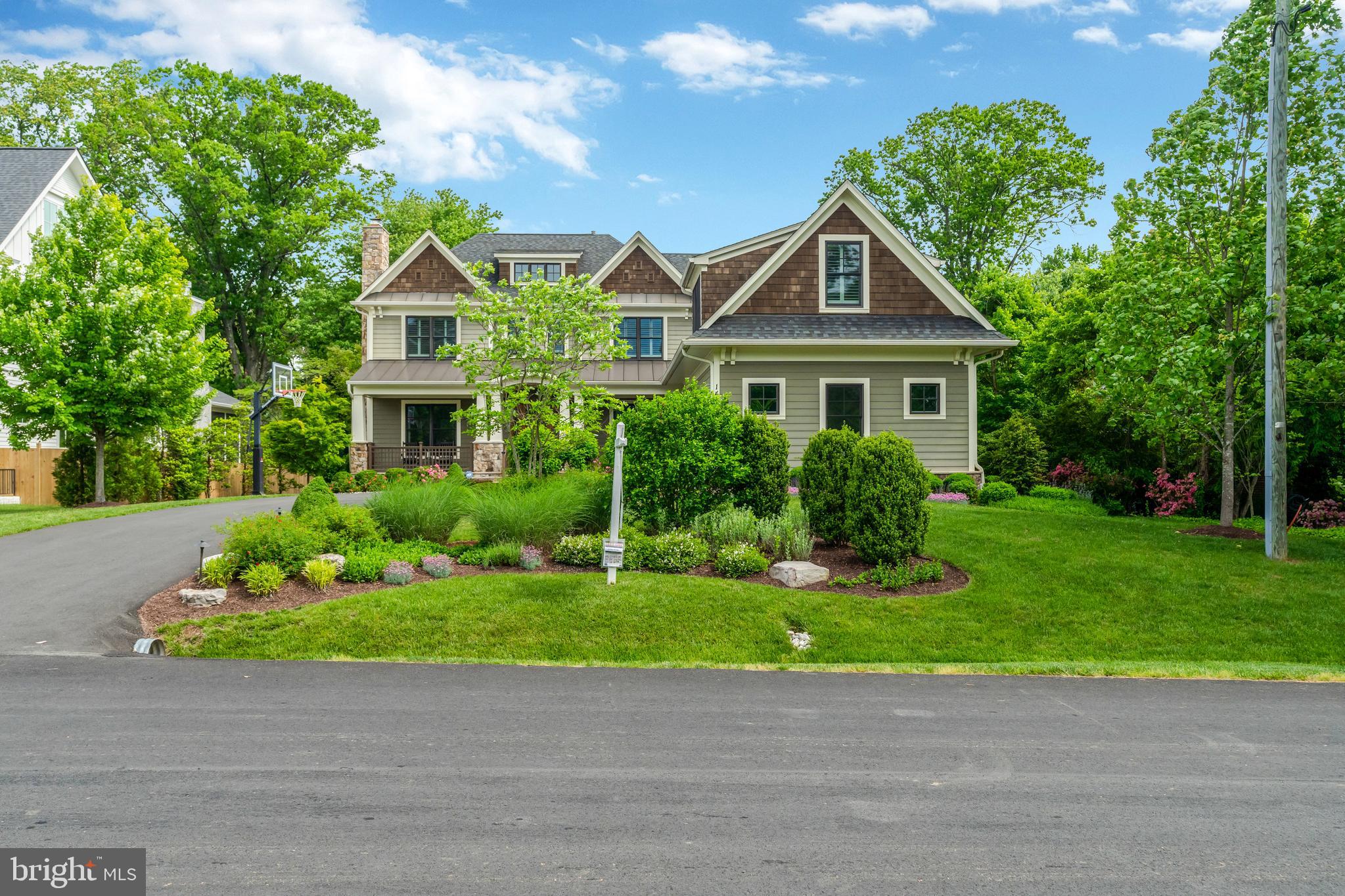 SALONA VILLAGE - Residential