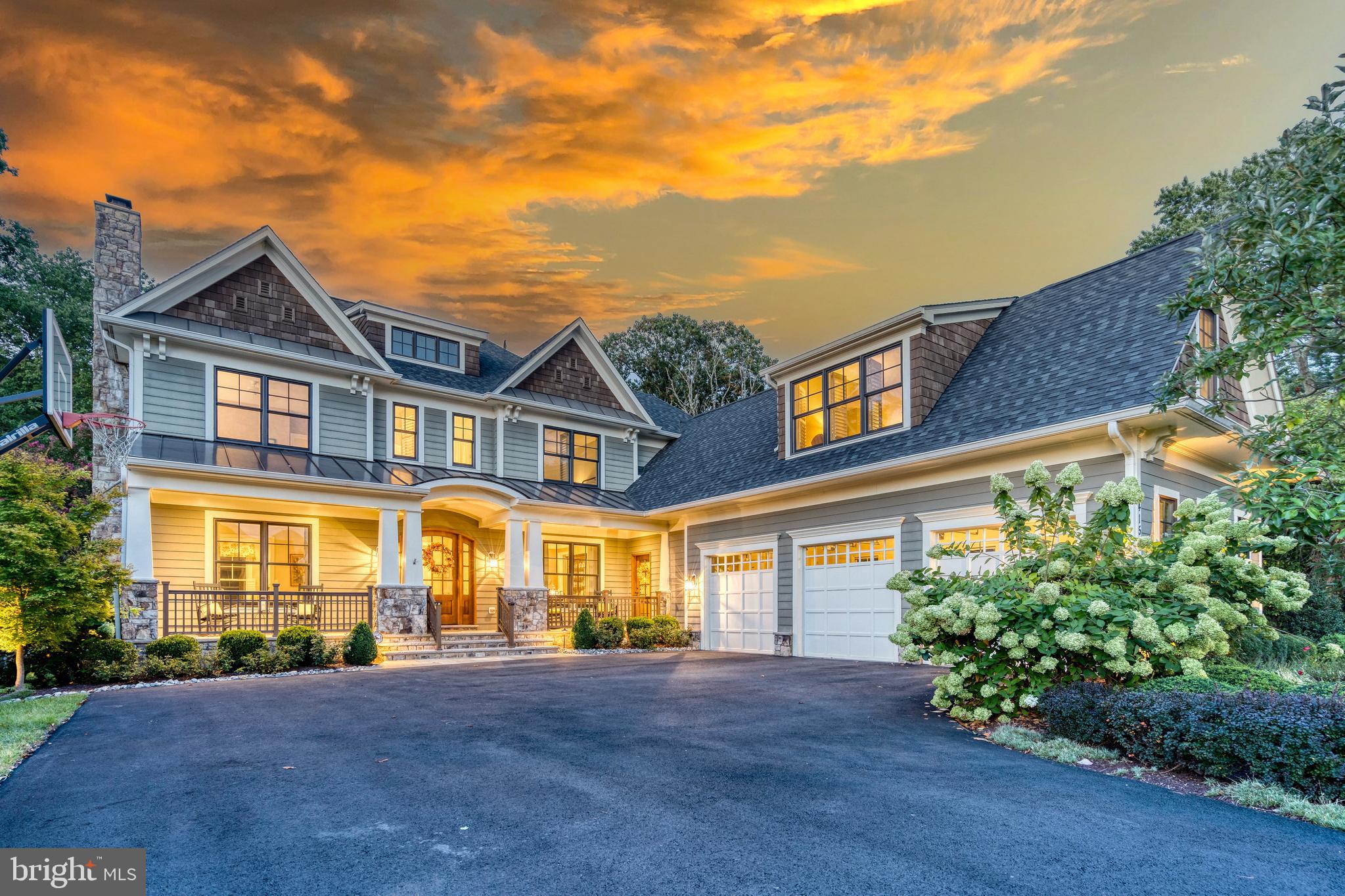 SALONA VILLAGE - Residential