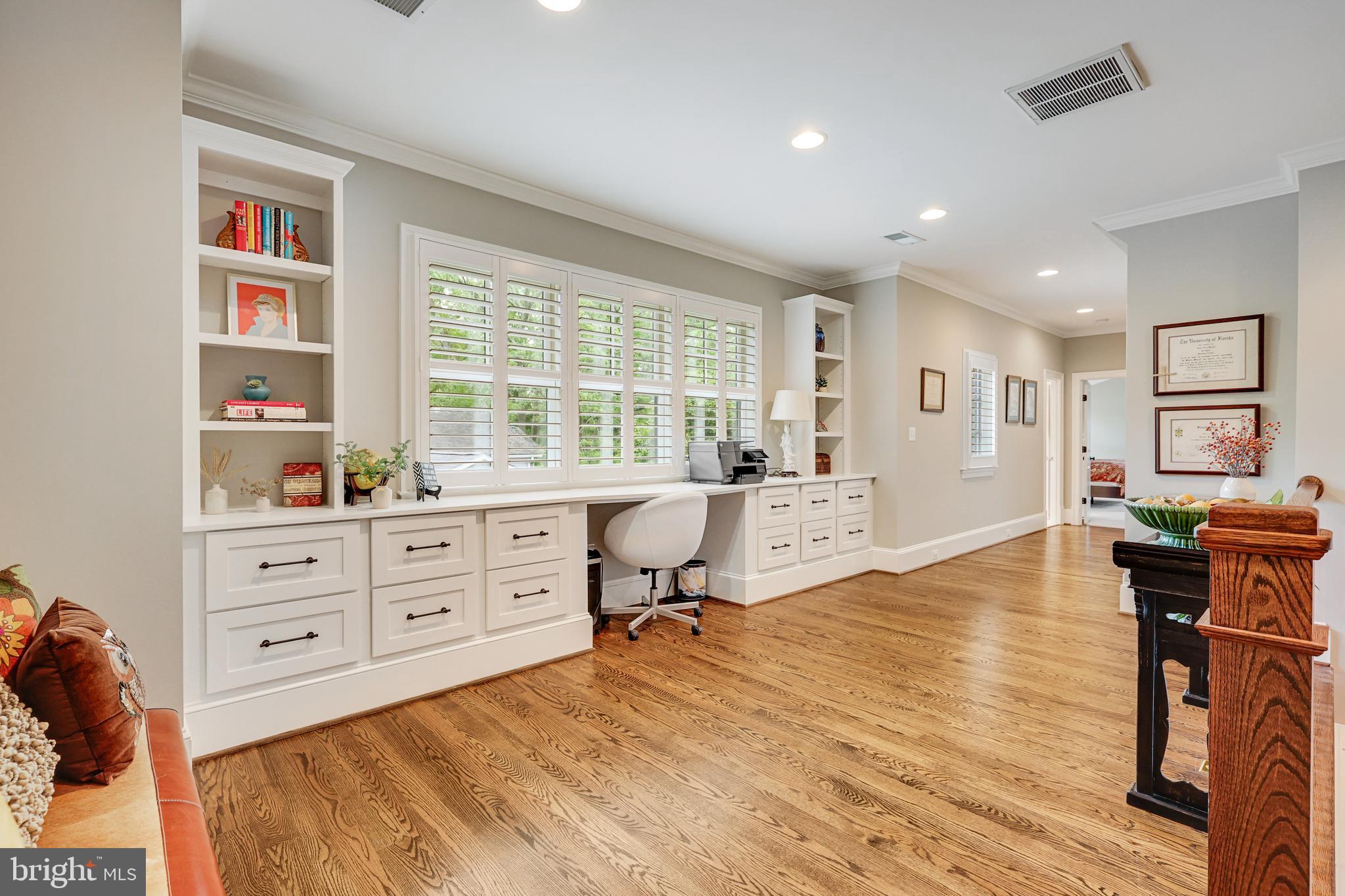 SALONA VILLAGE - Residential