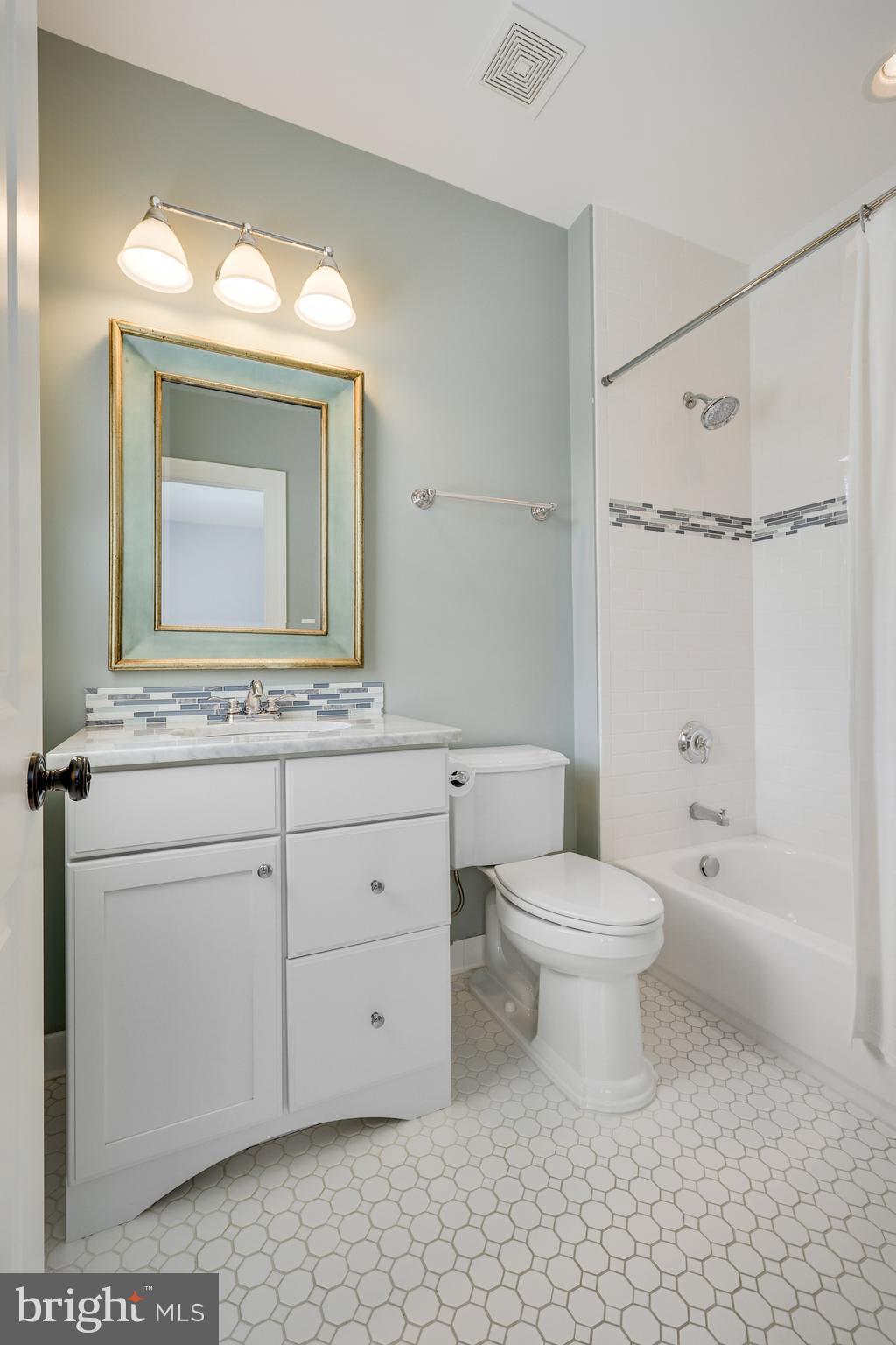 SALONA VILLAGE - Residential