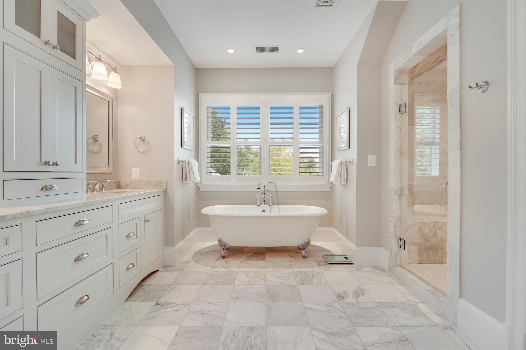 SALONA VILLAGE - Residential