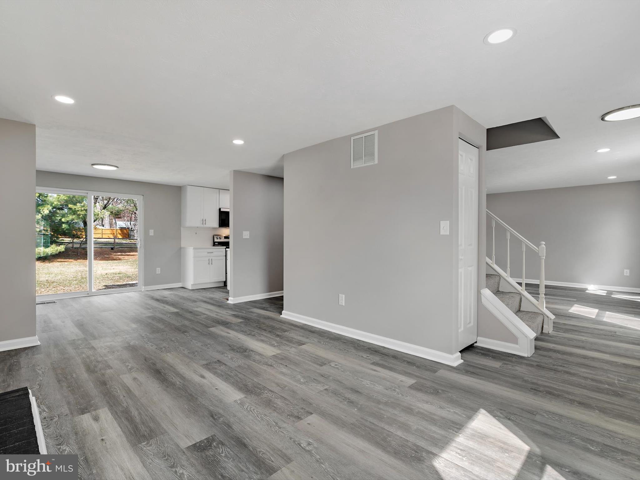 ELMHURST - Residential